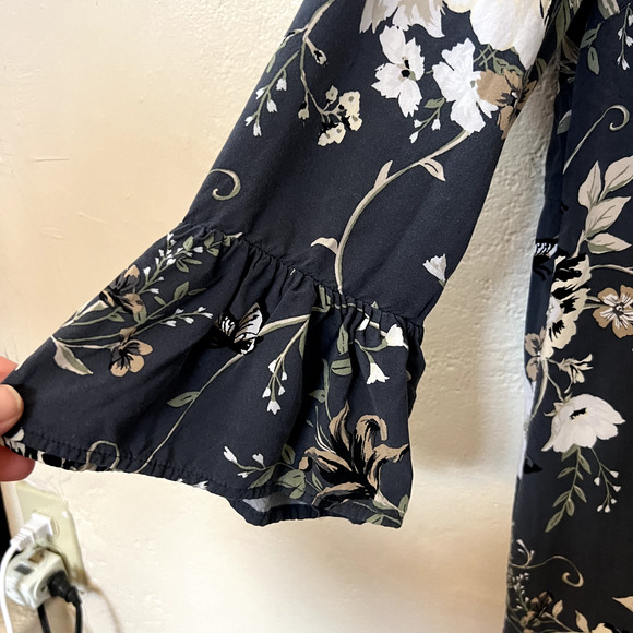 BUNDLE OF TWO Medium Summer Dresses Long Sleeve Mini Floral, One Black One Gray - Picture 8 of 8